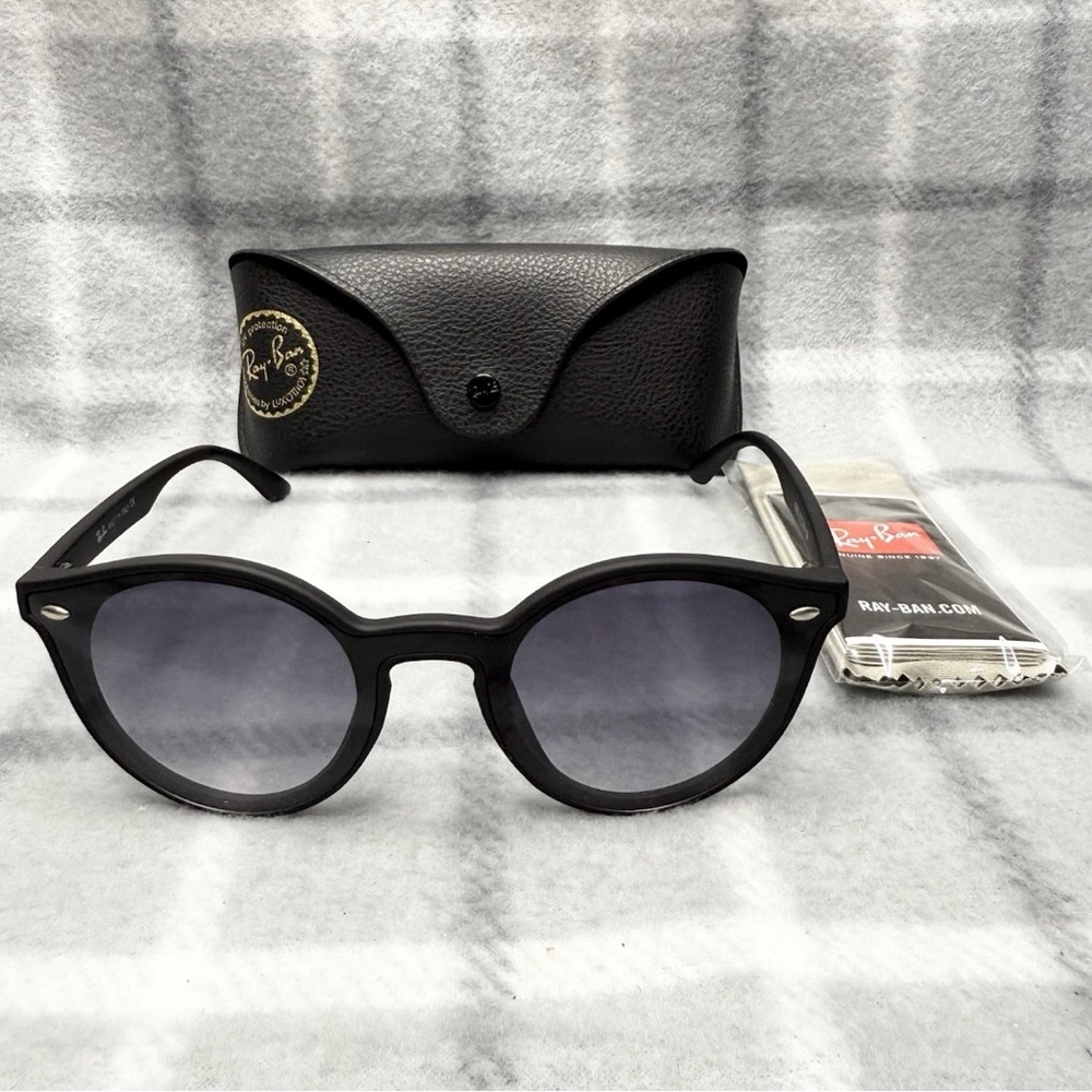 Ray-Ban Round Gradient Lens Sunglasses RB4380 Matte Black Rubber 55-19-138 Italy
